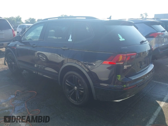 2019 Volkswagen Tiguan SE z VIN 3VV3B7AX3KM135261, wystawiony jako IAAI lot #42600904 z przebiegiem 62 026 mil mil oraz . Historia ofert i sprzedaży dostępna na DreamBid. Obrazek 3.