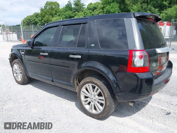 2009 Land Rover LR2 HSE z VIN SALFT24NX9H114856, wystawiony jako IAAI lot #42479735 z przebiegiem 178 587 mil mil oraz . Historia ofert i sprzedaży dostępna na DreamBid. Obrazek 3.