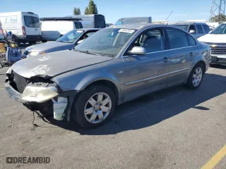 2003 Volkswagen Passat GLX with VIN WVWRH63B43P342403, listed as a Copart auction lot 76988364 with 156,002 mi miles and Salvage Title. Bid and sale history available at carsss.com. Image 1.