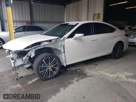 2022 Lexus ES 300h z VIN 58ADA1C15NU023464, wystawiony jako Copart lot #49334875 z przebiegiem 68 480 mil mil oraz Szkoda całkowita • Salvage title. Historia ofert i sprzedaży dostępna na DreamBid. Obrazek 1.
