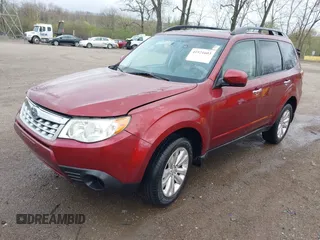 2013 Subaru Forester 2.5X Premium with VIN JF2SHADC9DH433403, listed as a IAAI auction lot 41921603 with 164,417 mi miles. Bid and sale history available at carsss.com. Image 2.