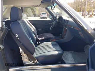 1987 Mercedes-Benz 560 Series 560SL with VIN WDBBA48D0HA074673, listed as a IAAI auction lot 41900883 with 79,107 mi miles. Bid and sale history available at carsss.com. Image 5.