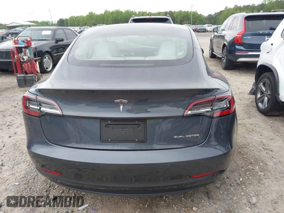 2022 Tesla Model 3 Long Range z VIN 5YJ3E1EB8NF315359, wystawiony jako IAAI lot #42035599 z przebiegiem 54 974 mil mil oraz . Historia ofert i sprzedaży dostępna na DreamBid. Obrazek 16.