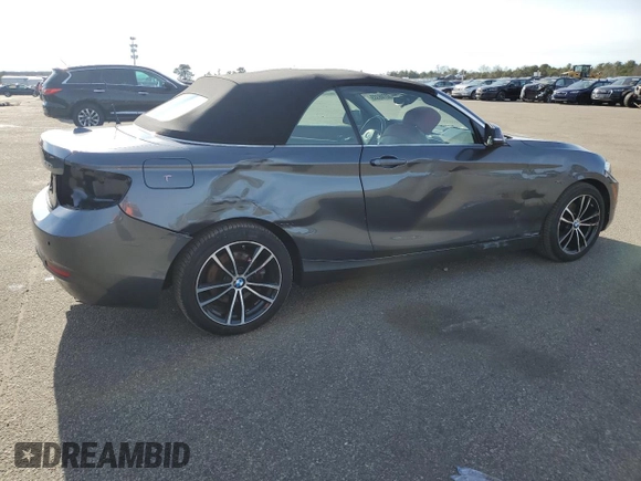 2020 BMW 2 Series 230i xDrive with VIN WBA2K1C05L7E82304, listed as a Copart auction lot 82746333 with 33,033 mi miles. Bid and sale history available at carsss.com. Image 3.
