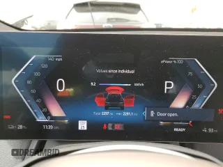 2025 BMW iX xDrive50 z VIN WB523CF06SCT06612, wystawiony jako Copart lot #47318365 z przebiegiem 2 297 mil mil oraz Szkoda całkowita • Salvage title. Historia ofert i sprzedaży dostępna na DreamBid. Obrazek 9.