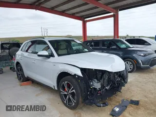 2025 Audi Q5 S line Premium Plus with VIN WA1EAAFY3S2013364, listed as a IAAI auction lot 41813601 with 1,450 mi miles. Bid and sale history available at carsss.com. Image 1.