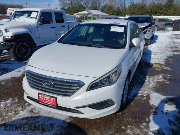 2016 Hyundai Sonata SE z VIN 5NPE24AF0GH371005, wystawiony jako IAAI lot #41269554 z przebiegiem 146 640 mil mil oraz . Historia ofert i sprzedaży dostępna na DreamBid. Obrazek 17.