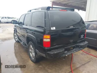 2002 Chevrolet Tahoe Z71 with VIN 1GNEK13Z92R278787, listed as a IAAI auction lot 41846808 with 200,981 mi miles. Bid and sale history available at carsss.com. Image 3.