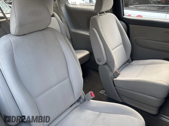 2016 Kia Sedona L with VIN KNDMA5C13G6173955, listed as a Copart auction lot 47967475 with 203,987 mi miles and Clean Title. Bid and sale history available at DreamBid. Image 6.