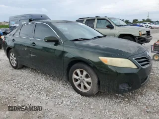 2010 Toyota Camry z VIN 4T1BF3EK4AU570933, wystawiony jako Copart lot #52262475 z przebiegiem 166 277 mil mil oraz Czysty tytuł • Clean title. Historia ofert i sprzedaży dostępna na DreamBid. Obrazek 4.