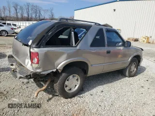2001 GMC Jimmy SLS Base with VIN 1GKCS18W51K124992, listed as a Copart auction lot 44241285 with 224,803 mi miles and Salvage Title. Bid and sale history available at carsss.com. Image 3.