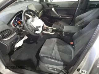 2025 Mitsubishi Eclipse Cross SE z VIN JA4ATWAA9SZ004014, wystawiony jako Copart lot #57436565 z przebiegiem 5 772 mil mil oraz Szkoda całkowita • Salvage title. Historia ofert i sprzedaży dostępna na DreamBid. Obrazek 7.