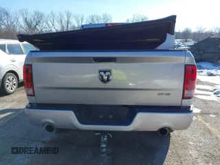 2013 Ram 1500 Express z VIN 1C6RR6KT8DS571308, wystawiony jako IAAI lot #41283164 z przebiegiem 134 173 mil mil oraz . Historia ofert i sprzedaży dostępna na DreamBid. Obrazek 16.