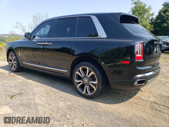2022 Rolls-Royce Cullinan z VIN SLATV4C09NU214462, wystawiony jako Copart lot #70713624 z przebiegiem 9 904 mil mil oraz Szkoda całkowita • Salvage title. Historia ofert i sprzedaży dostępna na DreamBid. Obrazek 2.