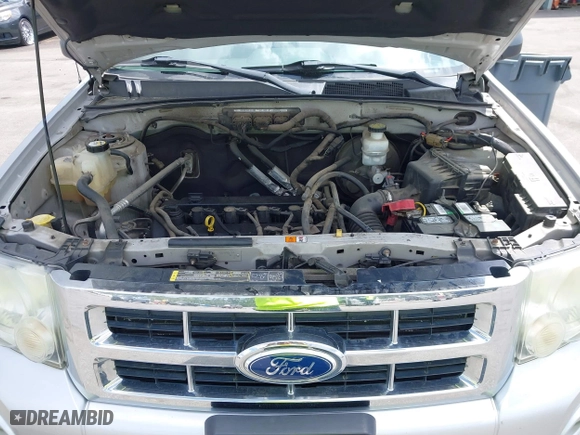 2011 Ford Escape XLT with VIN 1FMCU9D73BKB26014, listed as a IAAI auction lot 41954987 with 156,433 mi miles. Bid and sale history available at carsss.com. Image 10.