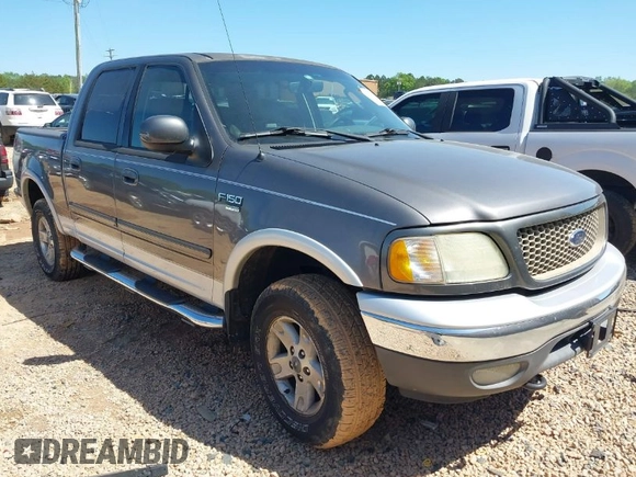2003 Ford F-150 XLT with VIN 1FTRW08L83KC00394, listed as a IAAI auction lot 41998367 with 235,868 mi miles. Bid and sale history available at carsss.com. Image 1.