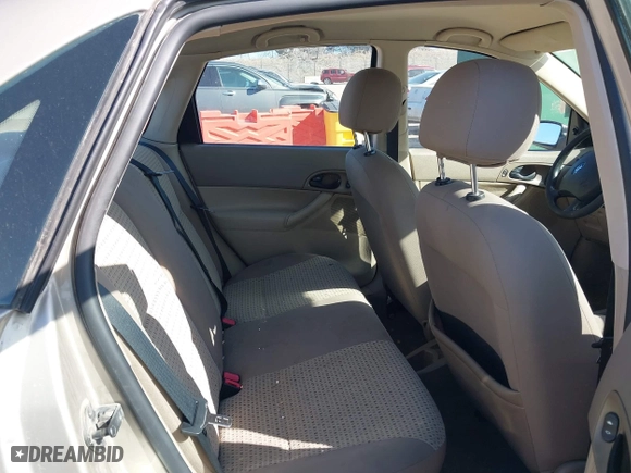 2007 Ford Focus S with VIN 1FAFP34N47W298854, listed as a IAAI auction lot 41814627 with 126,781 mi miles. Bid and sale history available at carsss.com. Image 8.