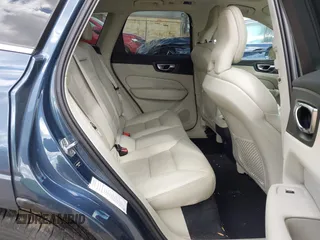 2019 Volvo XC60 Momentum z VIN LYV102DK2KB376653, wystawiony jako IAAI lot #42036668 z przebiegiem 63 603 mil mil oraz . Historia ofert i sprzedaży dostępna na DreamBid. Obrazek 8.