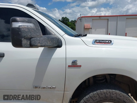 2024 Ram 2500 Big Horn с VIN 3C6UR5JL3RG337694, выставлен на аукционе IAAI как лот 42746220 с пробегом 70 227 миль миль и . История ставок и продаж доступна на DreamBid. Изображение 21.