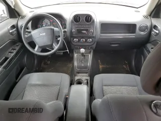 2010 Jeep Patriot Sport с VIN 1J4NF2GB4AD555691, выставлен на аукционе Copart как лот 55744455 с пробегом 210 210 миль миль и На запчасти • Non repairable. История ставок и продаж доступна на DreamBid. Изображение 8.
