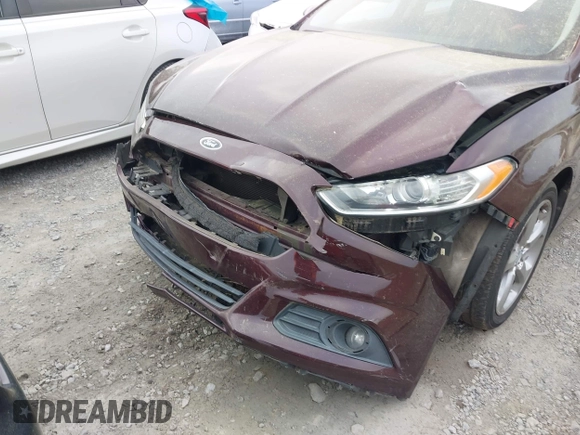 2013 Ford Fusion SE with VIN 3FA6P0HR5DR164820, listed as a IAAI auction lot 41935469 with 179,000 mi miles. Bid and sale history available at carsss.com. Image 12.