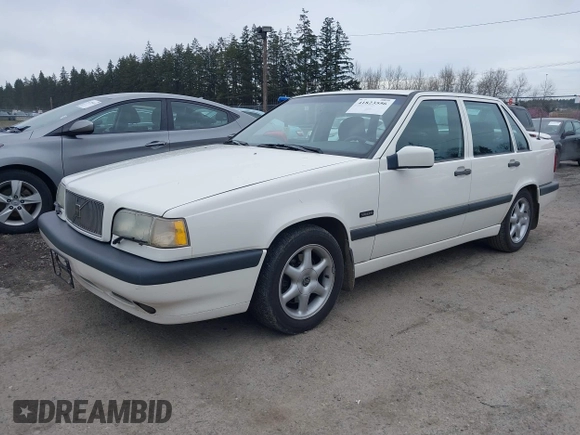 1997 Volvo 850 с VIN YV1LS5649V1394639, выставлен на аукционе IAAI как лот 41823556 с пробегом 110 220 миль миль и . История ставок и продаж доступна на DreamBid. Изображение 2.