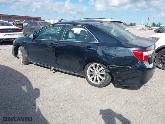 2013 Toyota Camry Hybrid LE with VIN 4T1BD1FK0DU072466, listed as a IAAI auction lot 40964616 with 1 mi miles. Bid and sale history available at carsss.com. Image 3.