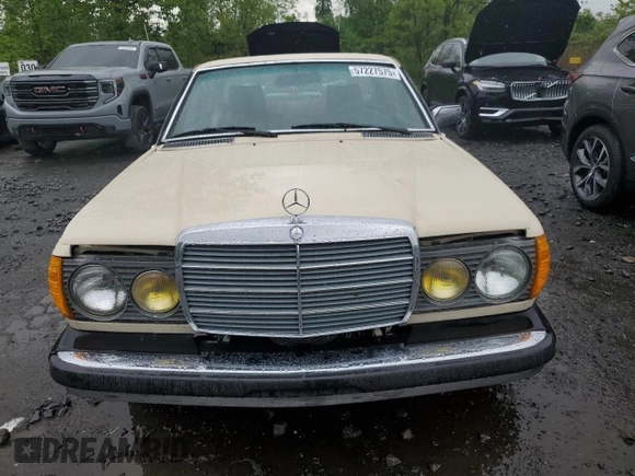 1979 Mercedes-Benz C with VIN 12315012003001, listed as a Copart auction lot 57227575 with 112,248 mi miles and Non repairable. Bid and sale history available at DreamBid. Image 5.