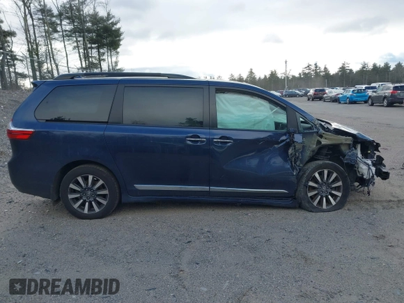 2018 Toyota Sienna XLE with VIN 5TDDZ3DC0JS204454, listed as a IAAI auction lot 41256608 with 153,543 mi miles. Bid and sale history available at carsss.com. Image 14.