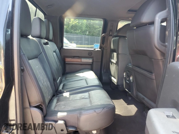 2011 Ford F-350 XL z VIN 1FT8W3BT7BEB07224, wystawiony jako Copart lot #59380465 z przebiegiem 186 971 mil mil oraz Czysty tytuł • Clean title. Historia ofert i sprzedaży dostępna na DreamBid. Obrazek 10.
