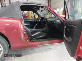 2001 Mazda MX-5 Miata with VIN JM1NB353X10215794, listed as a IAAI auction lot 42092359 with 121,684 mi miles and . Bid and sale history available at DreamBid. Image 5.