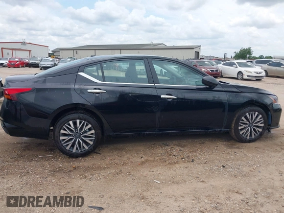 2025 Nissan Altima SV with VIN 1N4BL4DW1SN348584, listed as a IAAI auction lot 42153182 with 9,047 mi miles and . Bid and sale history available at DreamBid. Image 13.