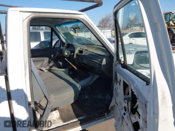 1993 Ford F-150 with VIN 1FTDF15Y9PLA24150, listed as a IAAI auction lot 41319663 with 1 mi miles. Bid and sale history available at carsss.com. Image 5.