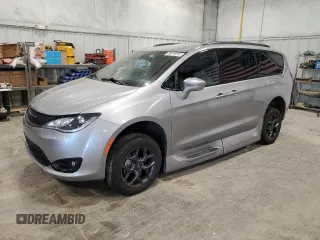 2020 Chrysler Pacifica Touring L Plus z VIN 2C4RC1EG6LR116405, wystawiony jako Copart lot #58019255 z przebiegiem 24 436 mil mil oraz Nie do naprawy • Non repairable. Historia ofert i sprzedaży dostępna na DreamBid. Obrazek 1.