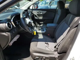 2023 Chevrolet Blazer LT z VIN 3GNKBCR48PS131861, wystawiony jako Copart lot #56121725 z przebiegiem 19 417 mil mil oraz Szkoda całkowita • Salvage title. Historia ofert i sprzedaży dostępna na DreamBid. Obrazek 7.
