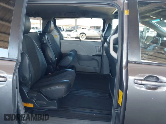 2011 Toyota Sienna SE with VIN 5TDXK3DC6BS113711, listed as a IAAI auction lot 41809910 with 174,746 mi miles. Bid and sale history available at carsss.com. Image 8.