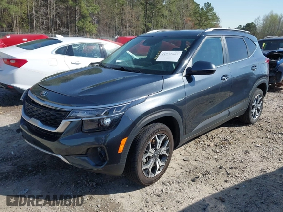 2021 Kia Seltos EX with VIN KNDERCAAXM7119935, listed as a IAAI auction lot 41852009 with 38,177 mi miles. Bid and sale history available at carsss.com. Image 2.
