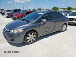 2009 Honda Civic LX z VIN 2HGFA16579H368945, wystawiony jako Copart lot #58774175 z przebiegiem 131 027 mil mil oraz Szkoda całkowita • Salvage title. Historia ofert i sprzedaży dostępna na DreamBid. Obrazek 1.