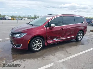 2017 Chrysler Pacifica Limited with VIN 2C4RC1GG6HR570304, listed as a IAAI auction lot 39306956 with 132,701 mi miles. Bid and sale history available at carsss.com. Image 18.