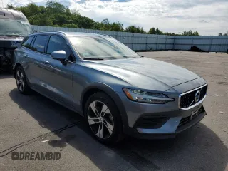 2020 Volvo V60 z VIN YV4102WKXL1042938, wystawiony jako Copart lot #64123133 z przebiegiem 31 611 mil mil oraz . Historia ofert i sprzedaży dostępna na DreamBid. Obrazek 4.