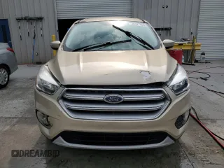 2017 Ford Escape SE z VIN 1FMCU0GDXHUE24683, wystawiony jako Copart lot #55421005 z przebiegiem 161 758 mil mil oraz Szkoda całkowita • Salvage title. Historia ofert i sprzedaży dostępna na DreamBid. Obrazek 5.