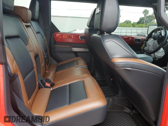 2022 Ford Bronco с VIN 1FMEE5DP9NLB49973, выставлен на аукционе Copart как лот 56214605 с пробегом 23 697 миль миль и Списание • Salvage title. История ставок и продаж доступна на DreamBid. Изображение 11.