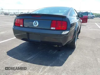 2008 Ford Mustang Deluxe with VIN 1ZVHT80N585164800, listed as a IAAI auction lot 42720565 with 189,711 mi miles and . Bid and sale history available at DreamBid. Image 4.