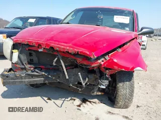 2006 Dodge Dakota SLT with VIN 1D7HW42K96S595733, listed as a IAAI auction lot 41775029 with Not Provided miles and . Bid and sale history available at carsss.com. Image 6.