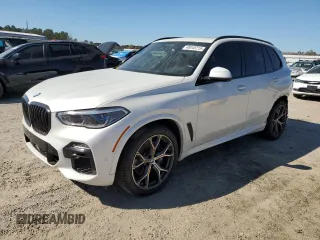 2021 BMW X5 sDrive40i z VIN 5UXCR4C08M9E56742, wystawiony jako Copart lot #49245215 z przebiegiem 45 014 mil mil oraz Szkoda całkowita • Salvage title. Historia ofert i sprzedaży dostępna na DreamBid. Obrazek 1.