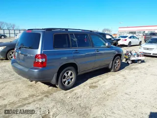2006 Toyota Highlander with VIN JTEGP21A460109269, listed as a IAAI auction lot 41377263 with 322,251 mi miles. Bid and sale history available at carsss.com. Image 4.