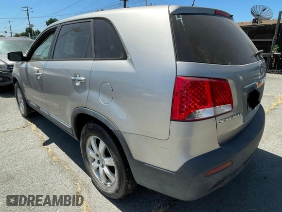 2012 Kia Sorento LX with VIN 5XYKT3A10CG304310, listed as a Copart auction lot 51162655 with 170,281 mi miles and Clean Title. Bid and sale history available at DreamBid. Image 3.