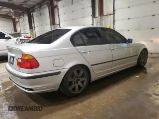1999 BMW 3 Series 328i with VIN WBAAM5338XFR04467, listed as a Copart auction lot 41972395 with 177,164 mi miles and Salvage Title. Bid and sale history available at carsss.com. Image 3.