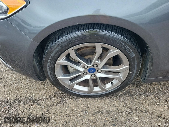2020 Ford Fusion SEL with VIN 3FA6P0CD7LR197568, listed as a IAAI auction lot 42725343 with 111,304 mi miles and . Bid and sale history available at DreamBid. Image 7.