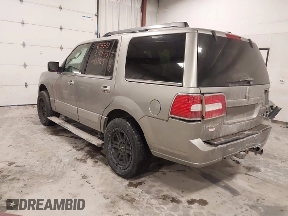 2008 Lincoln Navigator z VIN 5LMFU28568LJ00925, wystawiony jako IAAI lot #41641088 z przebiegiem 214 476 mil mil oraz . Historia ofert i sprzedaży dostępna na DreamBid. Obrazek 3.
